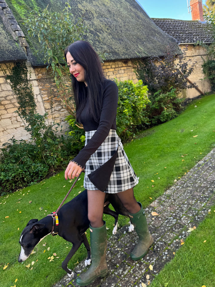 Guinness skirt - Reversible short black and white mini skirt Hannah Sophia England 